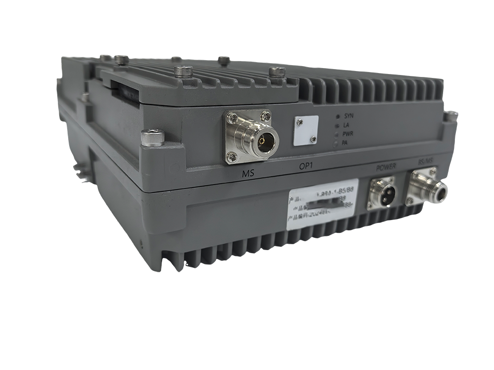  理塘三频手机信号接收器2000㎡